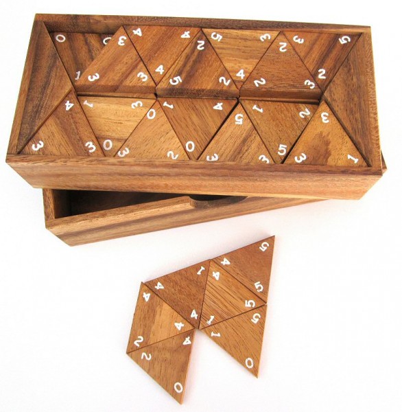 Tridomino Triomino DreieckDomino Legespiel Gesellschaftsspiel aus Holz mit weißen